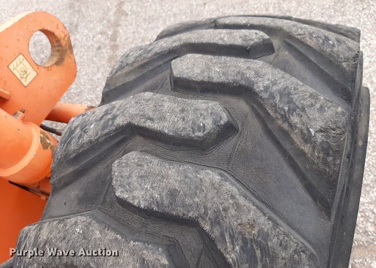 image for item DV9854 1999 JLG 600S boom lift