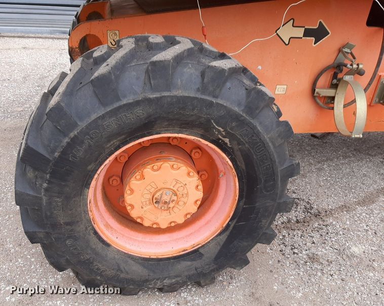 image for item DV9854 1999 JLG 600S boom lift