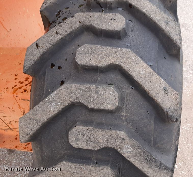 image for item DV9854 1999 JLG 600S boom lift