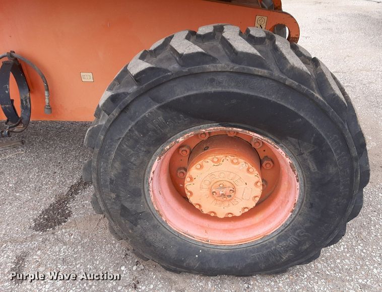 image for item DV9854 1999 JLG 600S boom lift