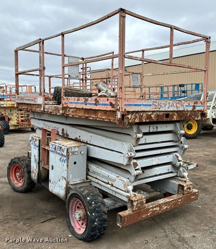image for item DV9855 Skyjack  SJ8841  scissor lift