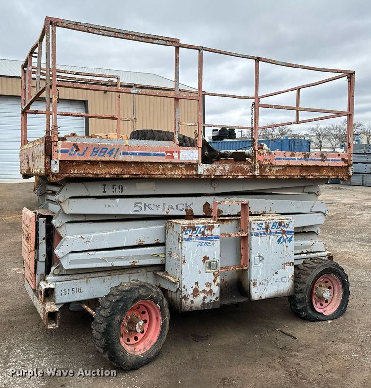 image for item DV9855 Skyjack  SJ8841  scissor lift