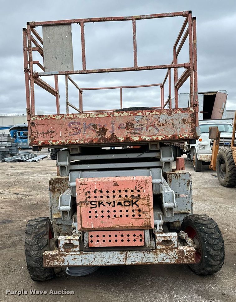 image for item DV9855 Skyjack  SJ8841  scissor lift