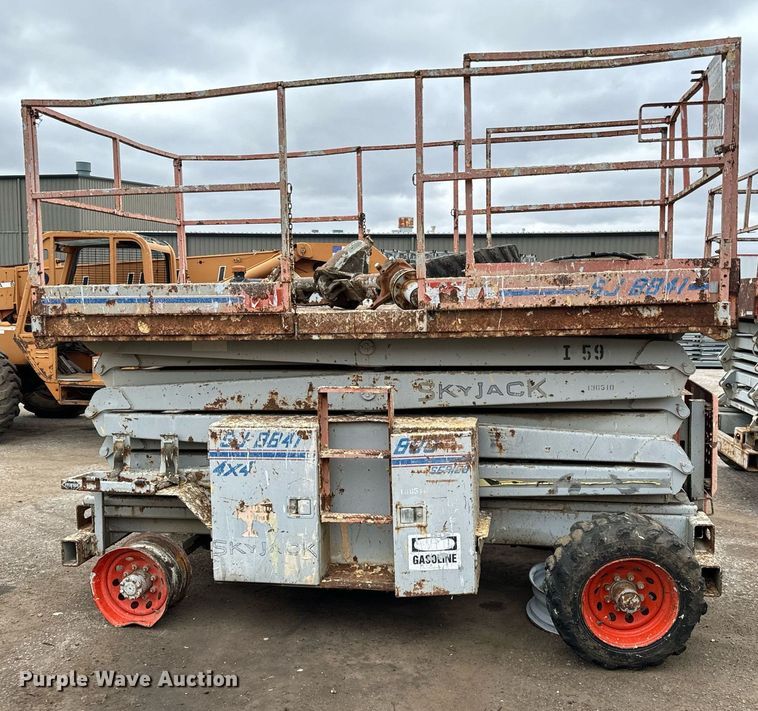 image for item DV9855 Skyjack  SJ8841  scissor lift