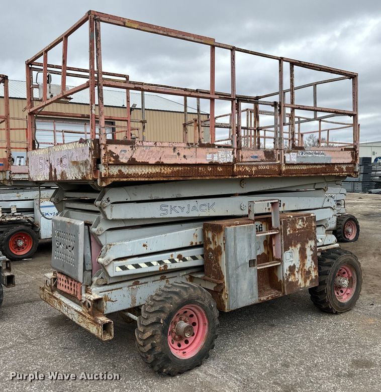 image for item DV9856 Skyjack SJ8841 scissor lift