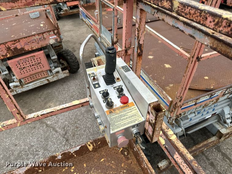 image for item DV9856 Skyjack SJ8841 scissor lift