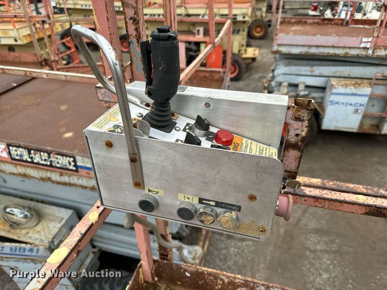 image for item DV9856 Skyjack SJ8841 scissor lift
