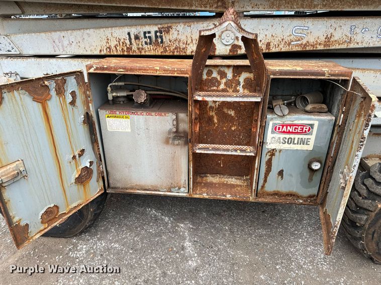 image for item DV9856 Skyjack SJ8841 scissor lift