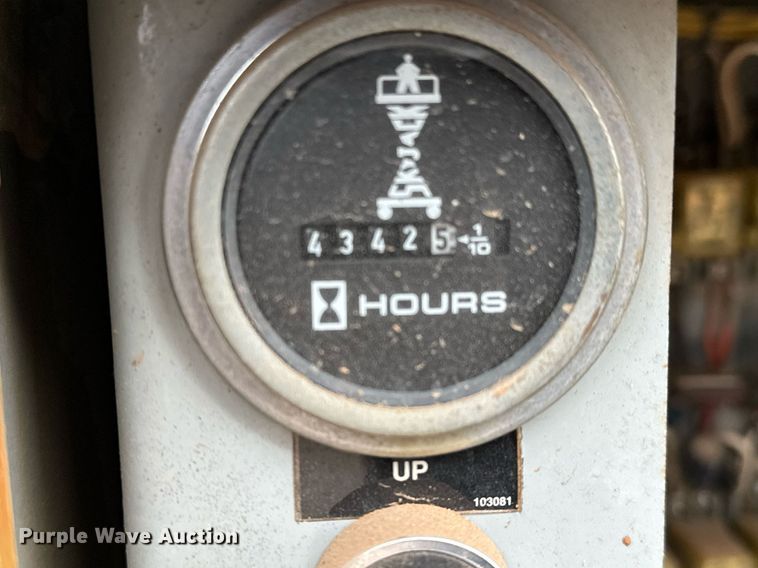 image for item DV9856 Skyjack SJ8841 scissor lift