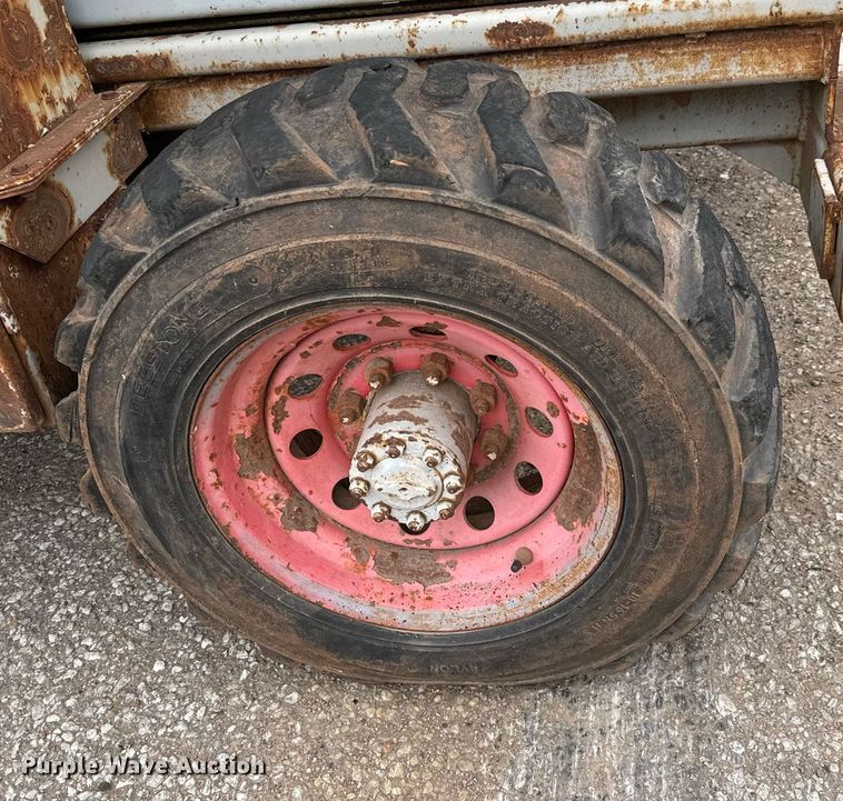 image for item DV9856 Skyjack SJ8841 scissor lift