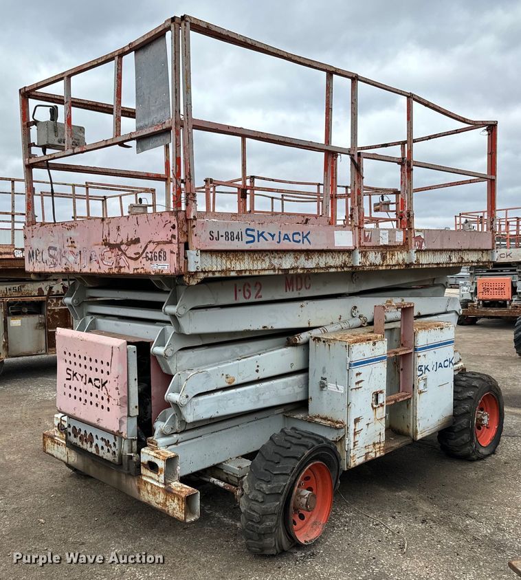 image for item DV9857 Skyjack SJ8841 scissor lift