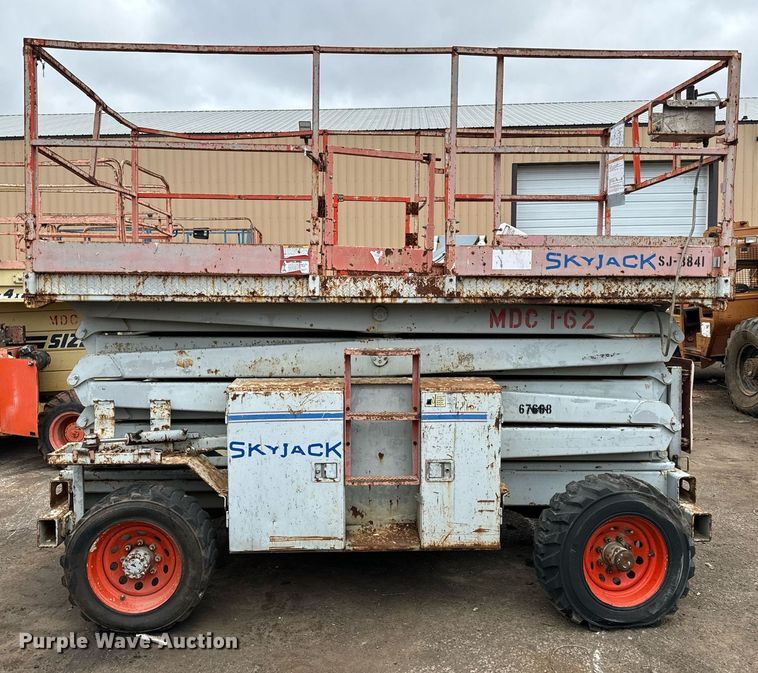 image for item DV9857 Skyjack SJ8841 scissor lift