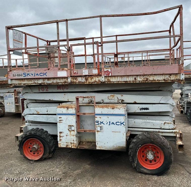 image for item DV9857 Skyjack SJ8841 scissor lift
