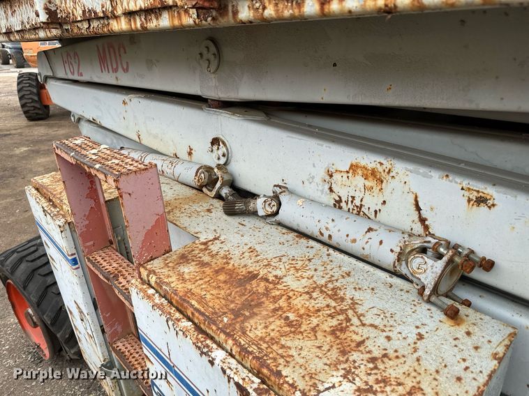 image for item DV9857 Skyjack SJ8841 scissor lift