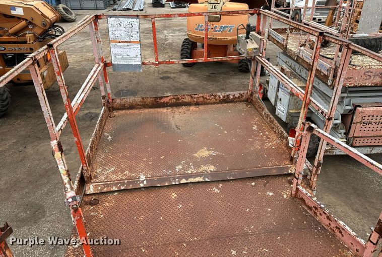 image for item DV9857 Skyjack SJ8841 scissor lift