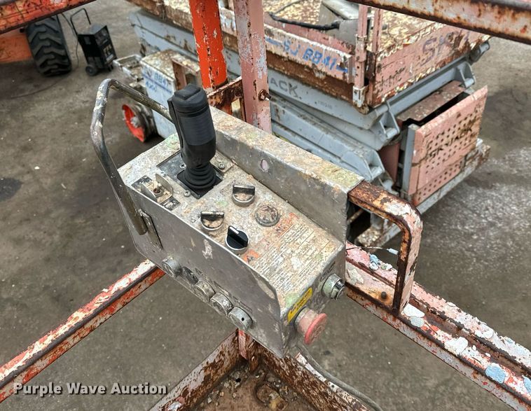 image for item DV9857 Skyjack SJ8841 scissor lift