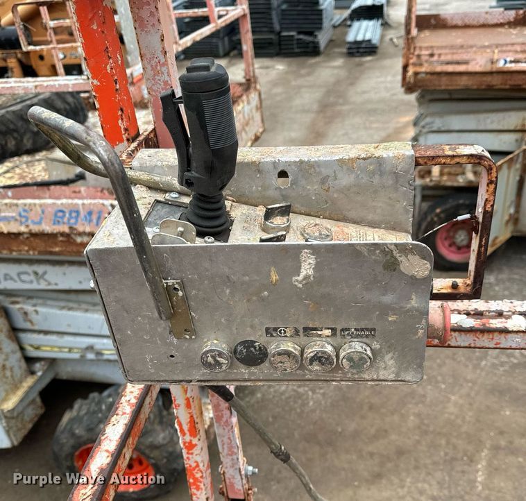 image for item DV9857 Skyjack SJ8841 scissor lift