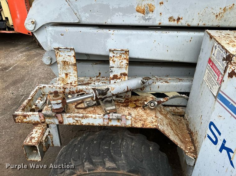 image for item DV9857 Skyjack SJ8841 scissor lift