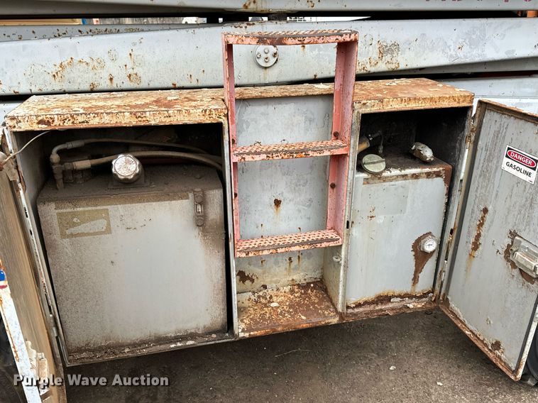 image for item DV9857 Skyjack SJ8841 scissor lift