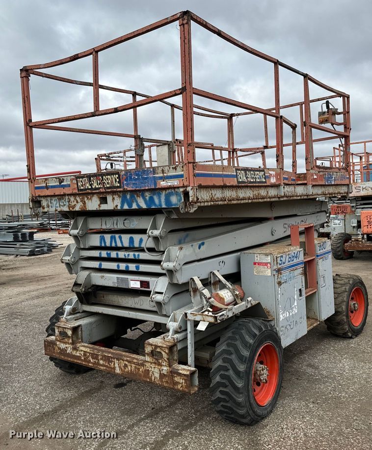 image for item DV9858 Skyjack  SJ8841A scissor lift