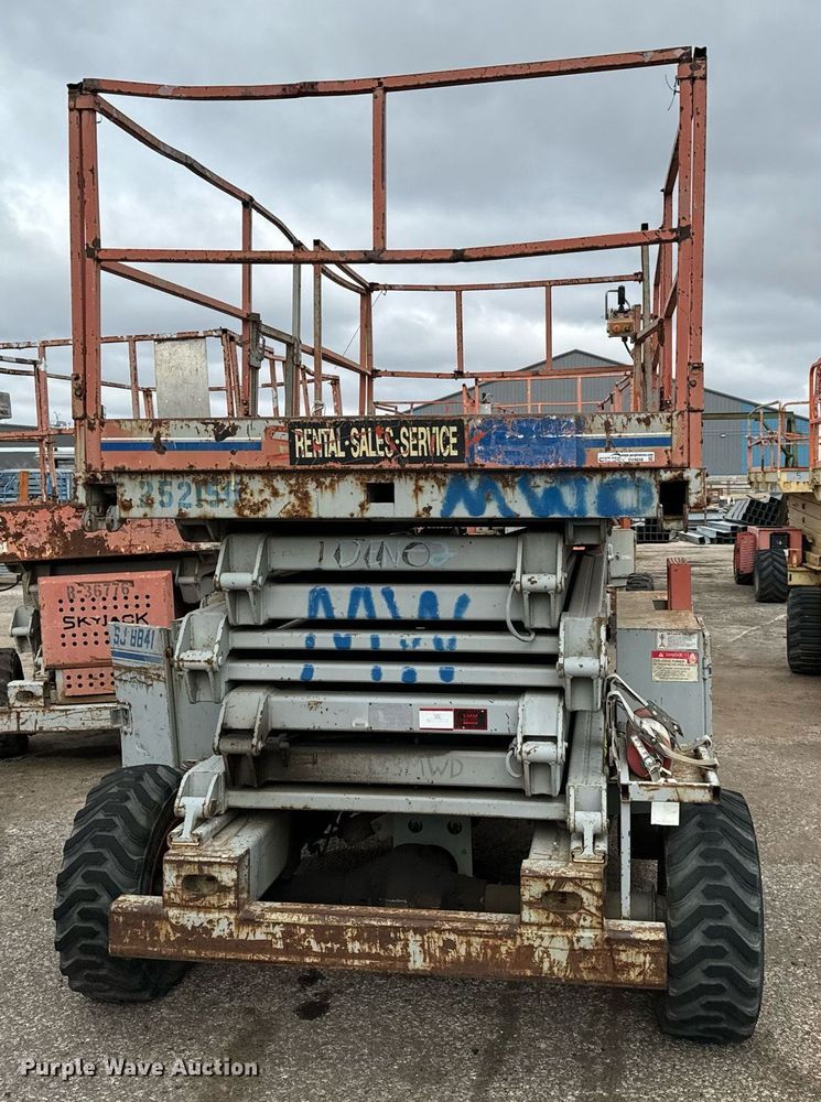 image for item DV9858 Skyjack  SJ8841A scissor lift