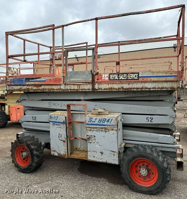 image for item DV9858 Skyjack  SJ8841A scissor lift