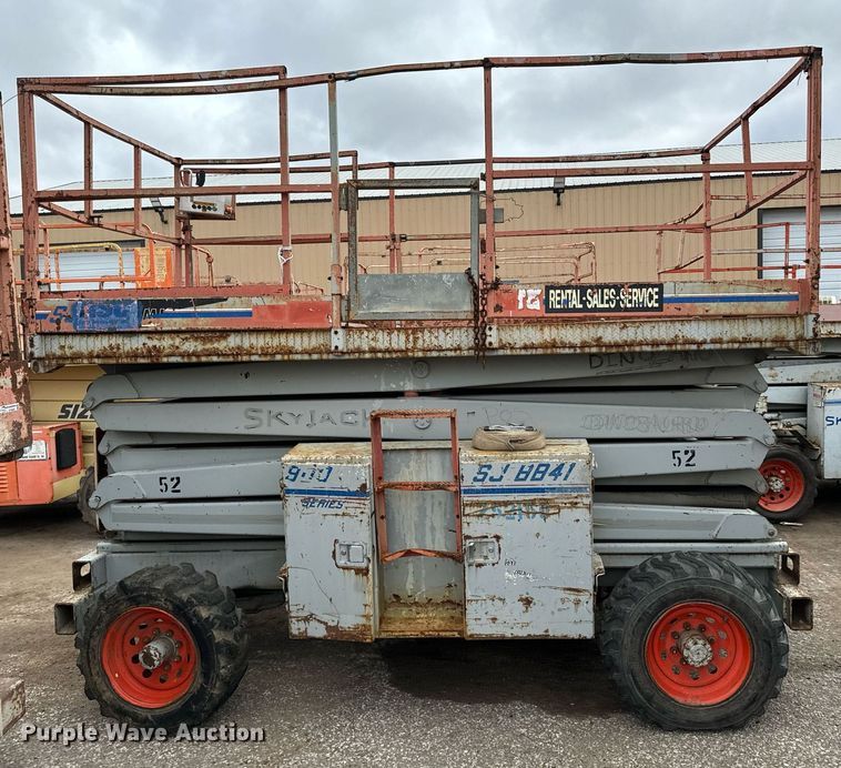 image for item DV9858 Skyjack  SJ8841A scissor lift