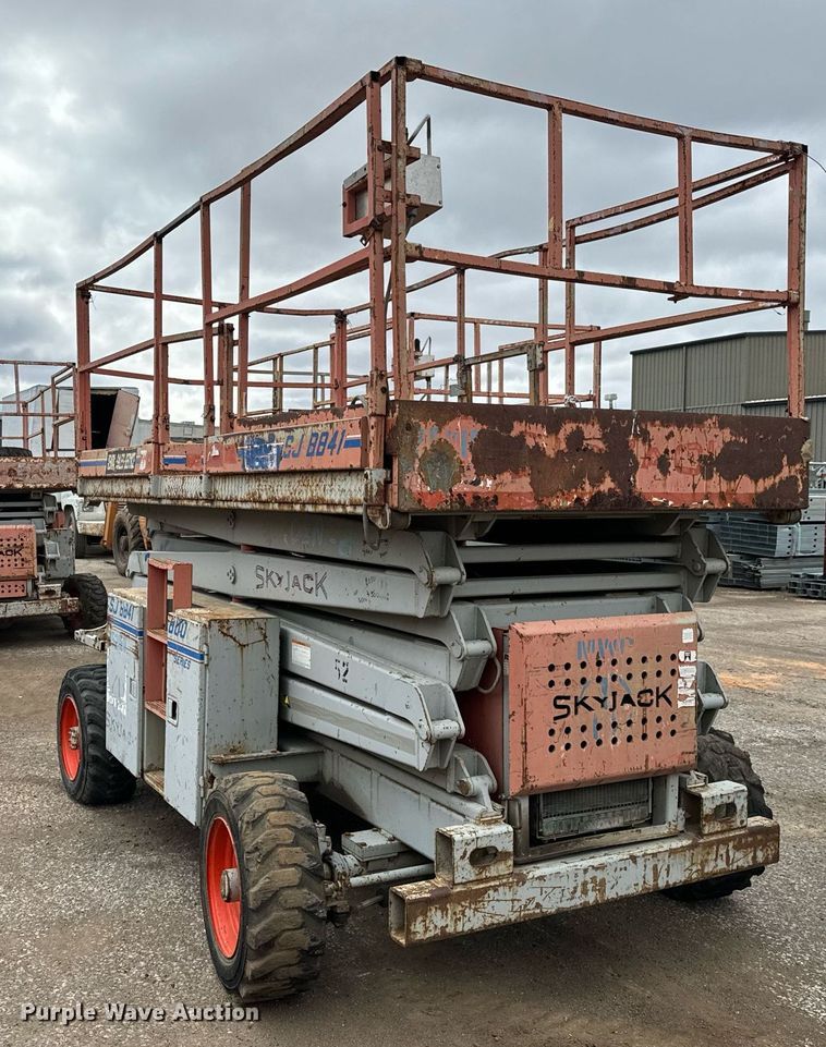 image for item DV9858 Skyjack  SJ8841A scissor lift