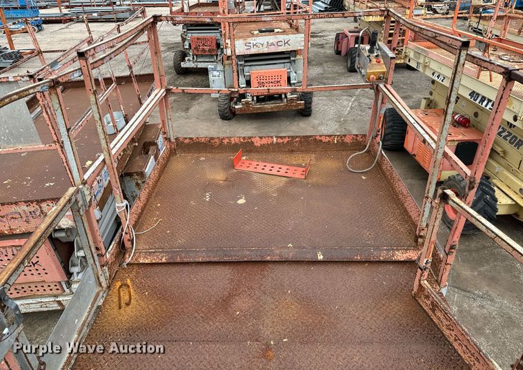 image for item DV9858 Skyjack  SJ8841A scissor lift