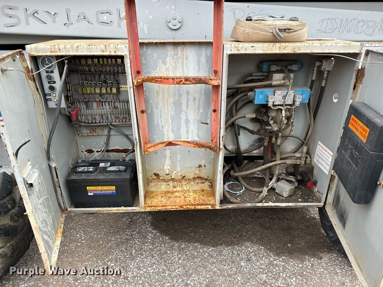 image for item DV9858 Skyjack  SJ8841A scissor lift