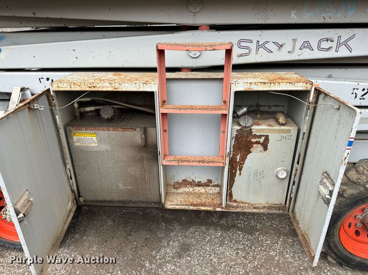 image for item DV9858 Skyjack  SJ8841A scissor lift