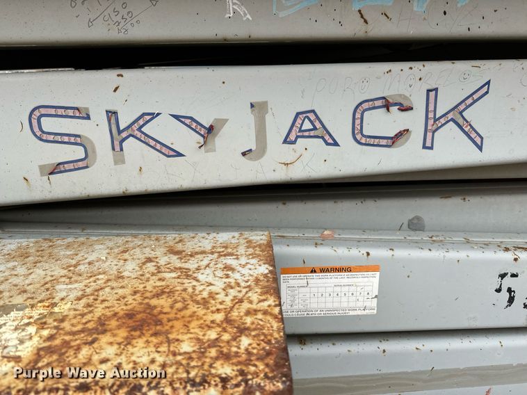 image for item DV9858 Skyjack  SJ8841A scissor lift