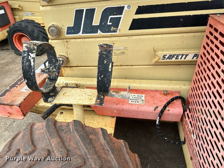 image for item DV9860 JLG 40RTS scissor lift