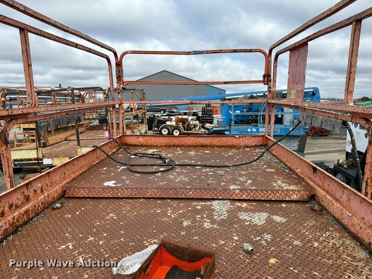 image for item DV9861 JLG 40RTS scissor lift