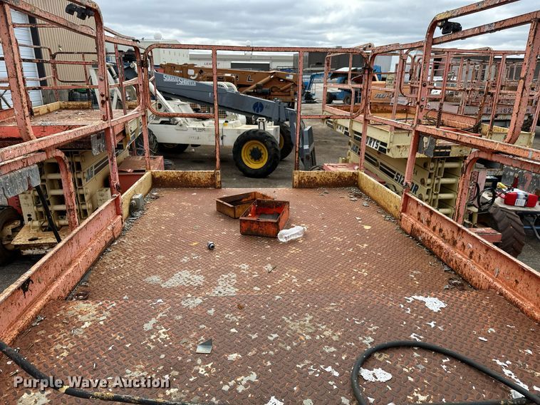 image for item DV9861 JLG 40RTS scissor lift