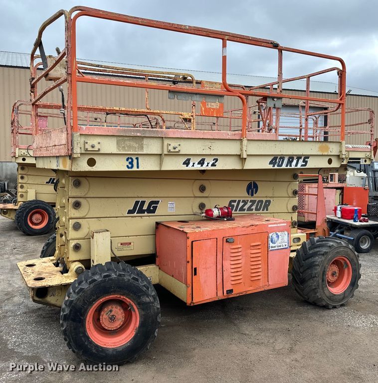 image for item DV9862 2000 JLG 40RTS scissor lift