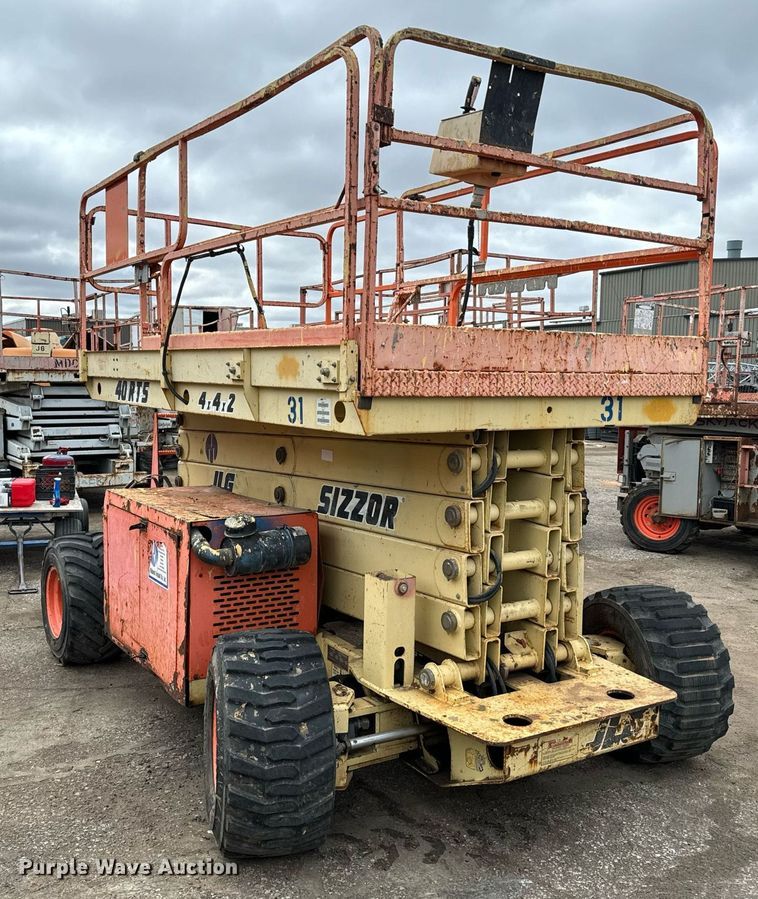 image for item DV9862 2000 JLG 40RTS scissor lift