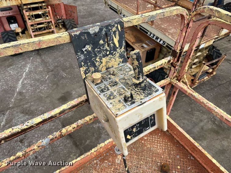 image for item DV9862 2000 JLG 40RTS scissor lift