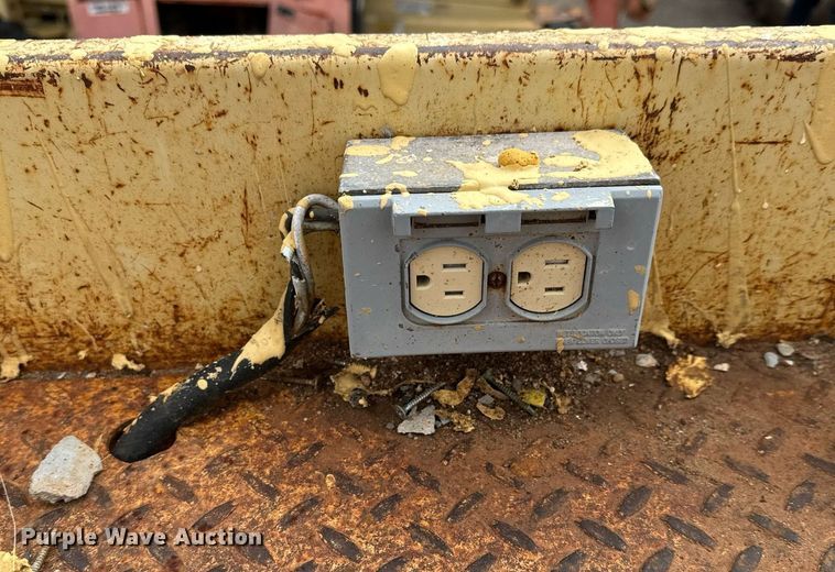 image for item DV9862 2000 JLG 40RTS scissor lift