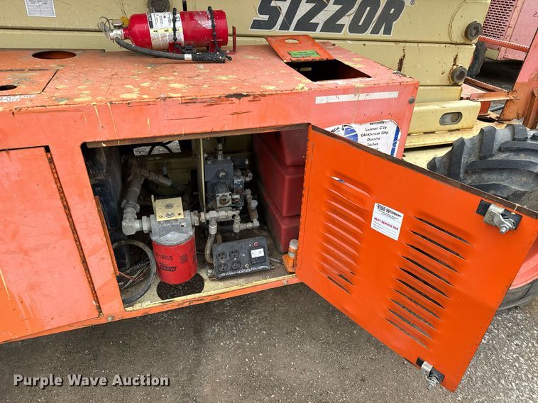 image for item DV9862 2000 JLG 40RTS scissor lift