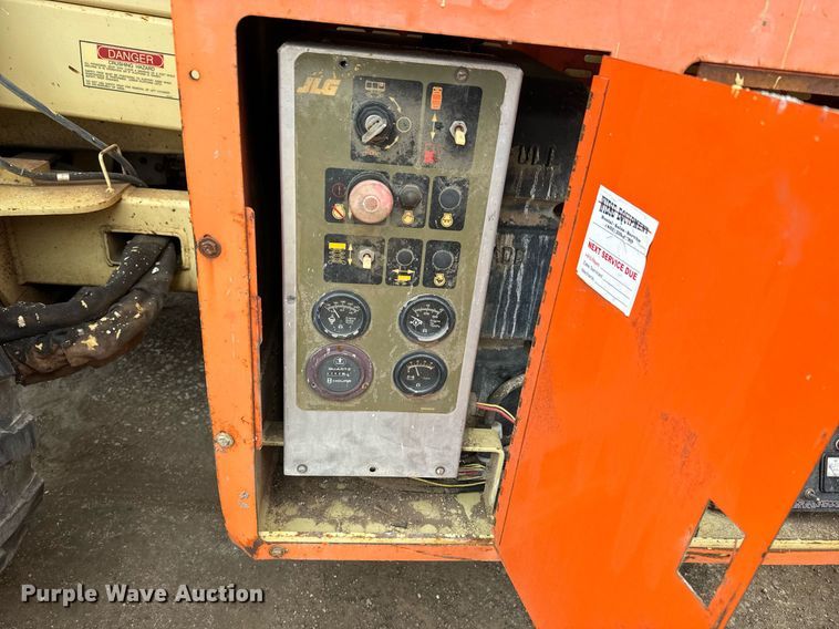 image for item DV9862 2000 JLG 40RTS scissor lift