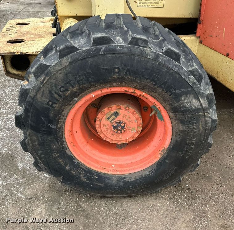 image for item DV9862 2000 JLG 40RTS scissor lift