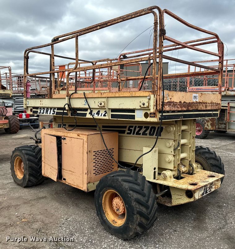 image for item DV9863 1996 JLG 33RTS scissor lift