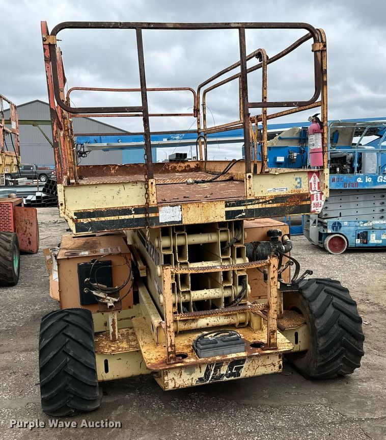 image for item DV9863 1996 JLG 33RTS scissor lift