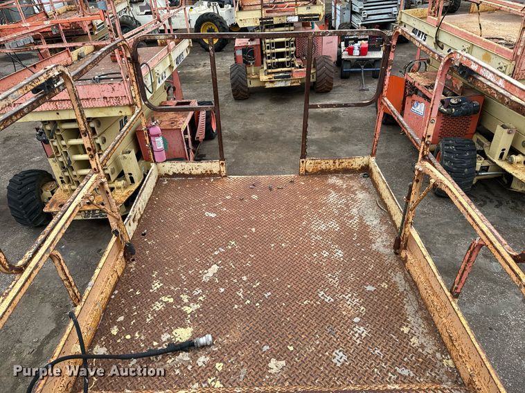 image for item DV9863 1996 JLG 33RTS scissor lift