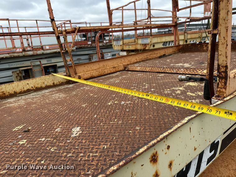 image for item DV9863 1996 JLG 33RTS scissor lift