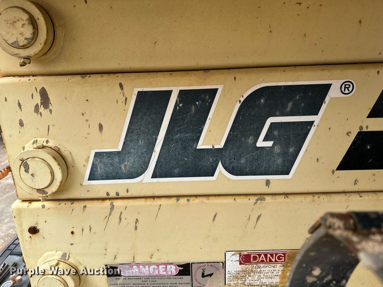 image for item DV9863 1996 JLG 33RTS scissor lift