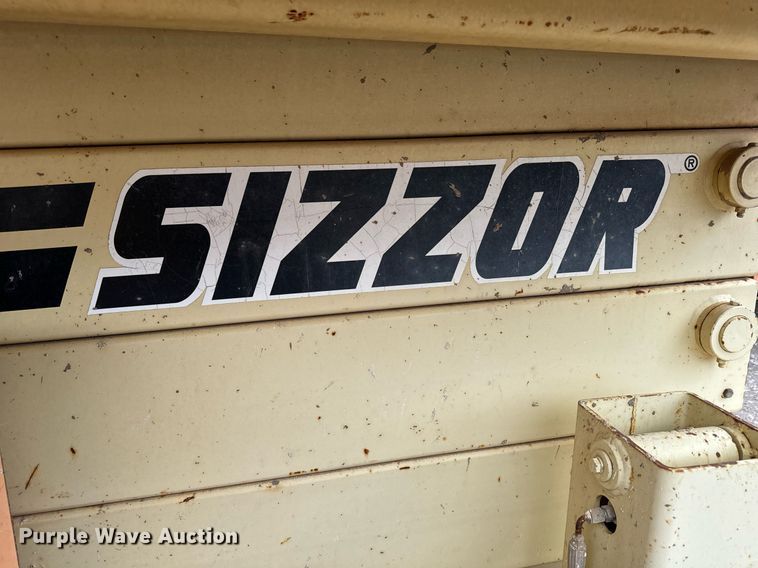 image for item DV9863 1996 JLG 33RTS scissor lift