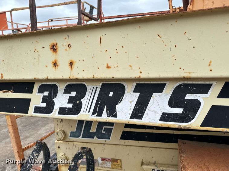 image for item DV9863 1996 JLG 33RTS scissor lift