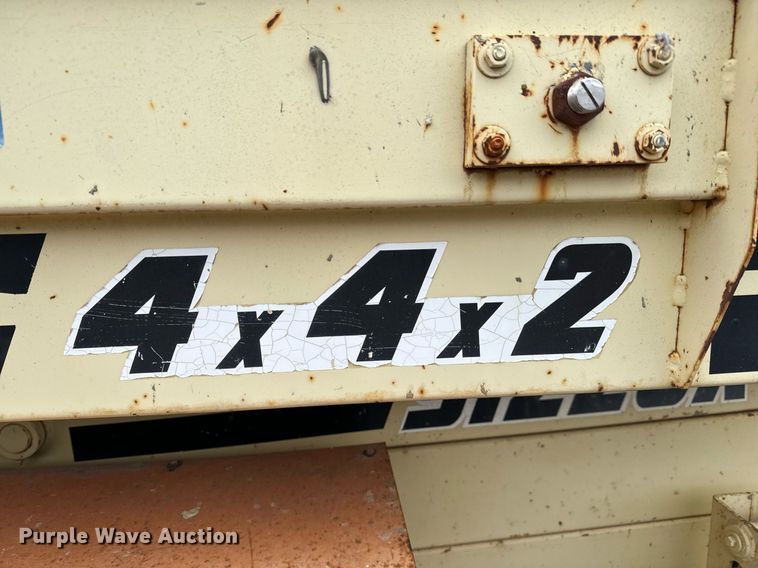 image for item DV9863 1996 JLG 33RTS scissor lift